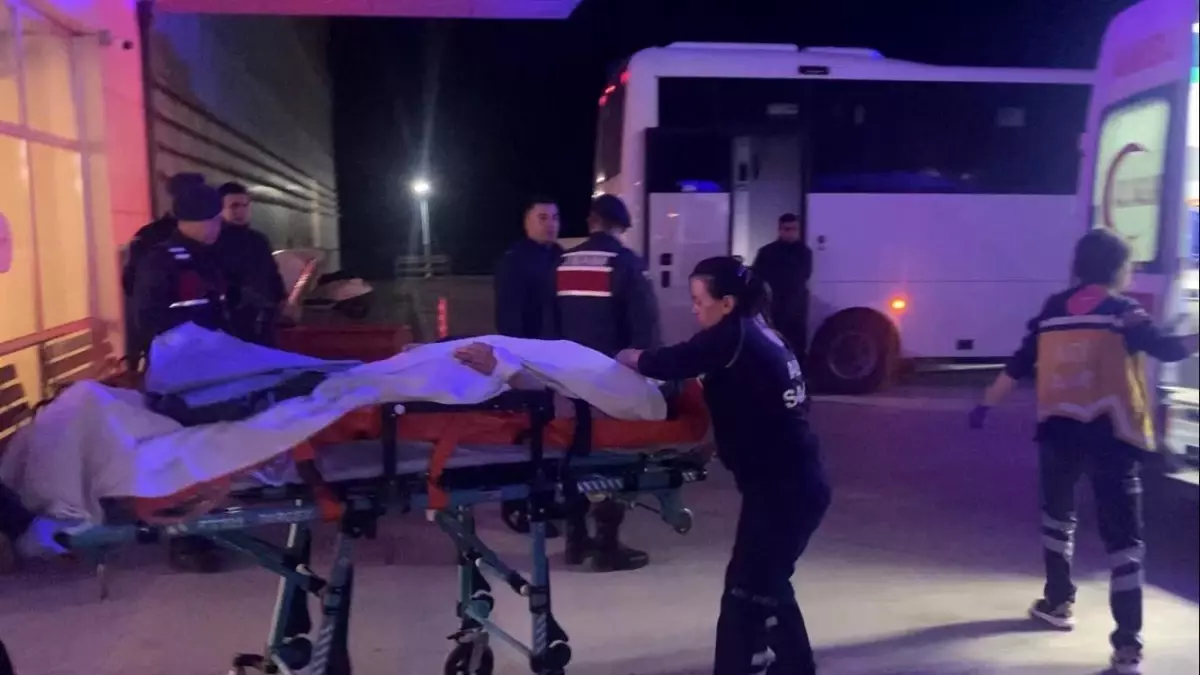 Burdur’da Bıçaklı Hücum: Genç Kız Ağır Yaralı