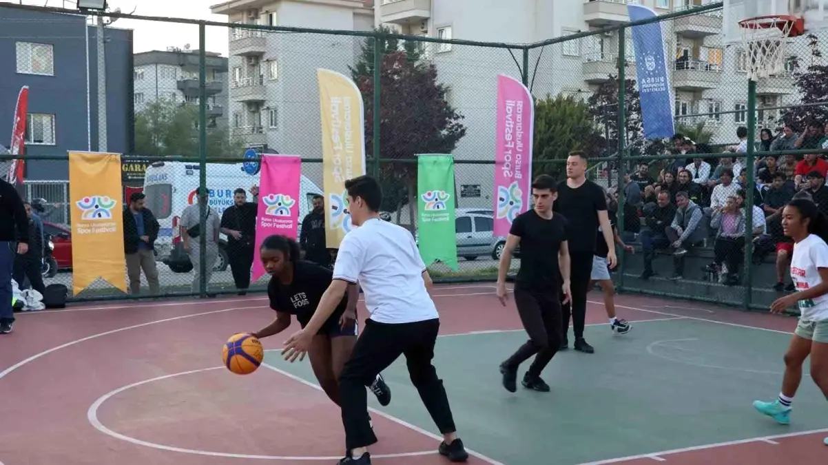 Bursa Memleketler arası Spor Şenliği’nde Sokak Basketbolu Turnuvası Heyecanı