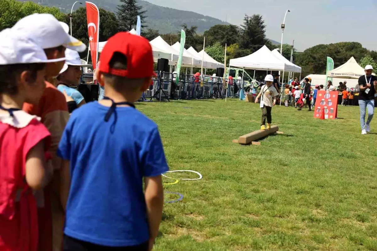 Bursa Milletlerarası Spor Şenliği’nde Minikler Doyasıya Eğlendi