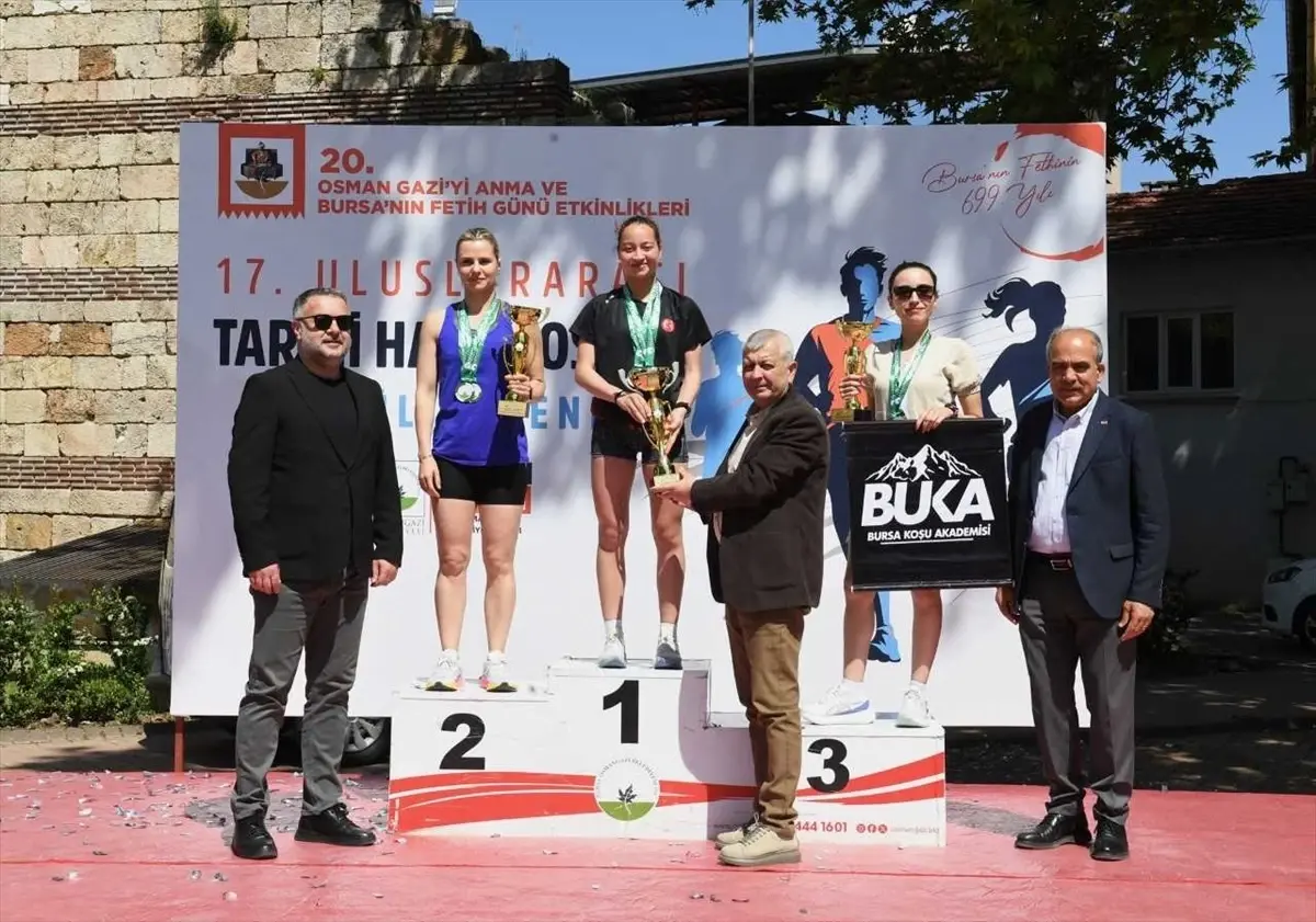 Bursa’da 17. Milletlerarası Tarihi Kent Koşusu Yapıldı