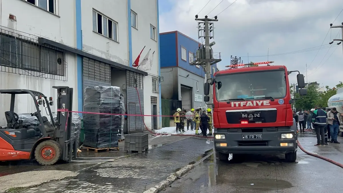 Bursa’da Kauçuk Fabrikasında Yangın