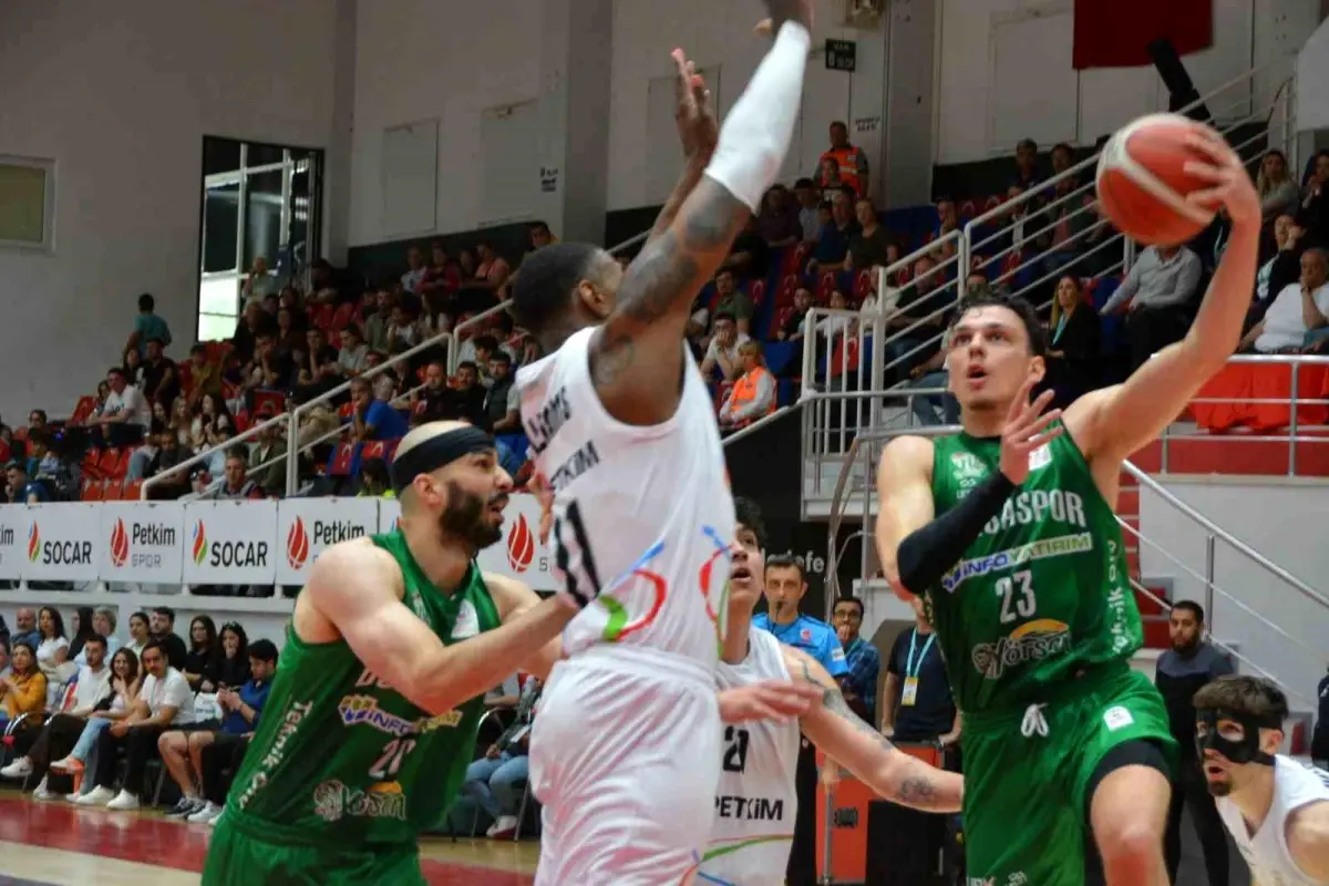 Bursaspor, Aliağa Petkimspor’u Deplasmanda Yenerek Play-In’e Yükseldi