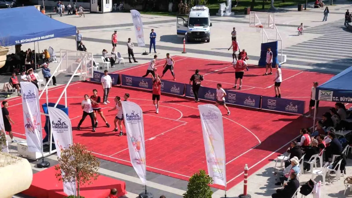 Büyükçekmece’de 3×3 Basketbol Gençlik Kupası Renkli İmajlara Sahne Oldu