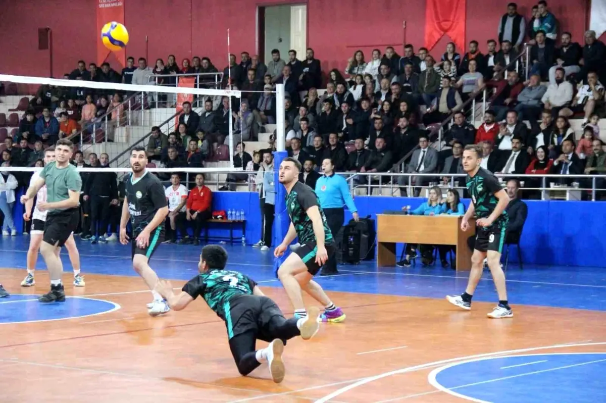 Çal’da Voleybol Turnuvası Şampiyonu Belirli Oldu