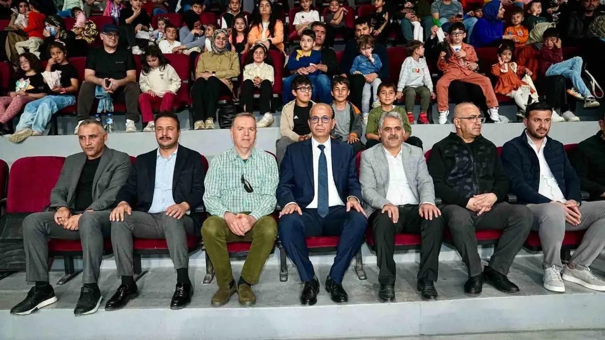 Cambaz Mithat’tan Unutulmaz Sirk Gösterisi