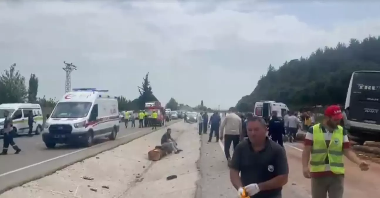 Çanakkale’de Zincirleme Kaza: 6 Meyyit