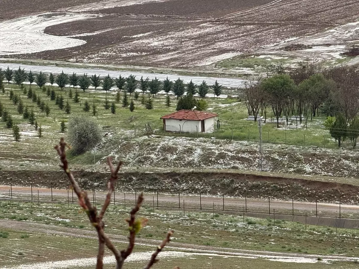 Çankırı’da Sağanak ve Dolu Hasara Yol Açtı