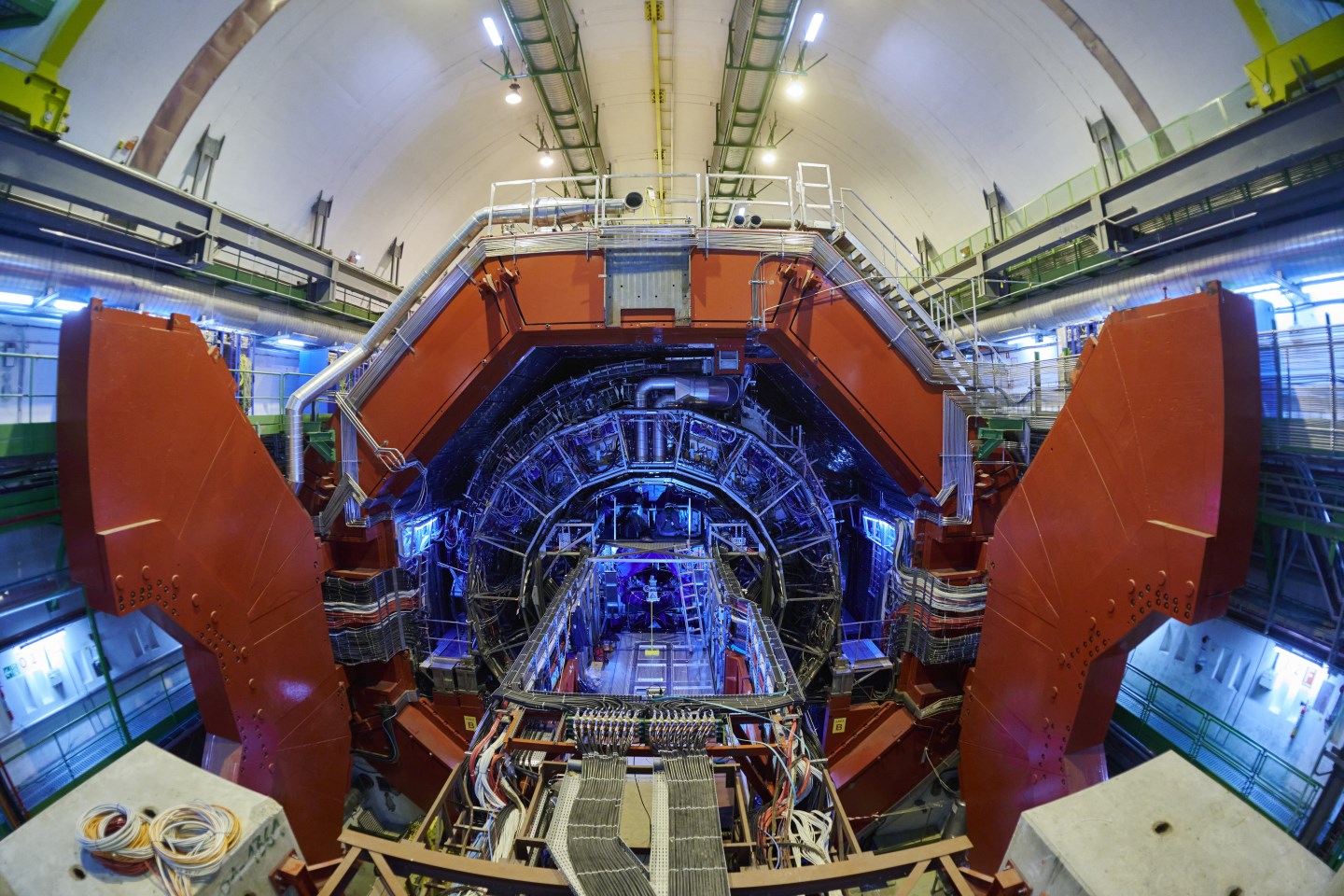 CERN’de çağdaş simya: Kurşun altına dönüştü