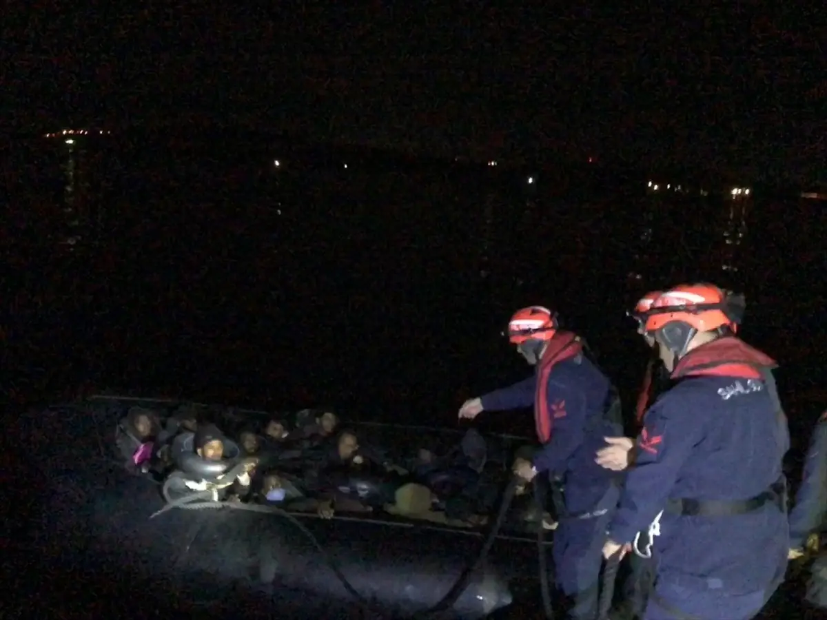 Çeşme Açıklarında 48 Sistemsiz Göçmen Yakalandı