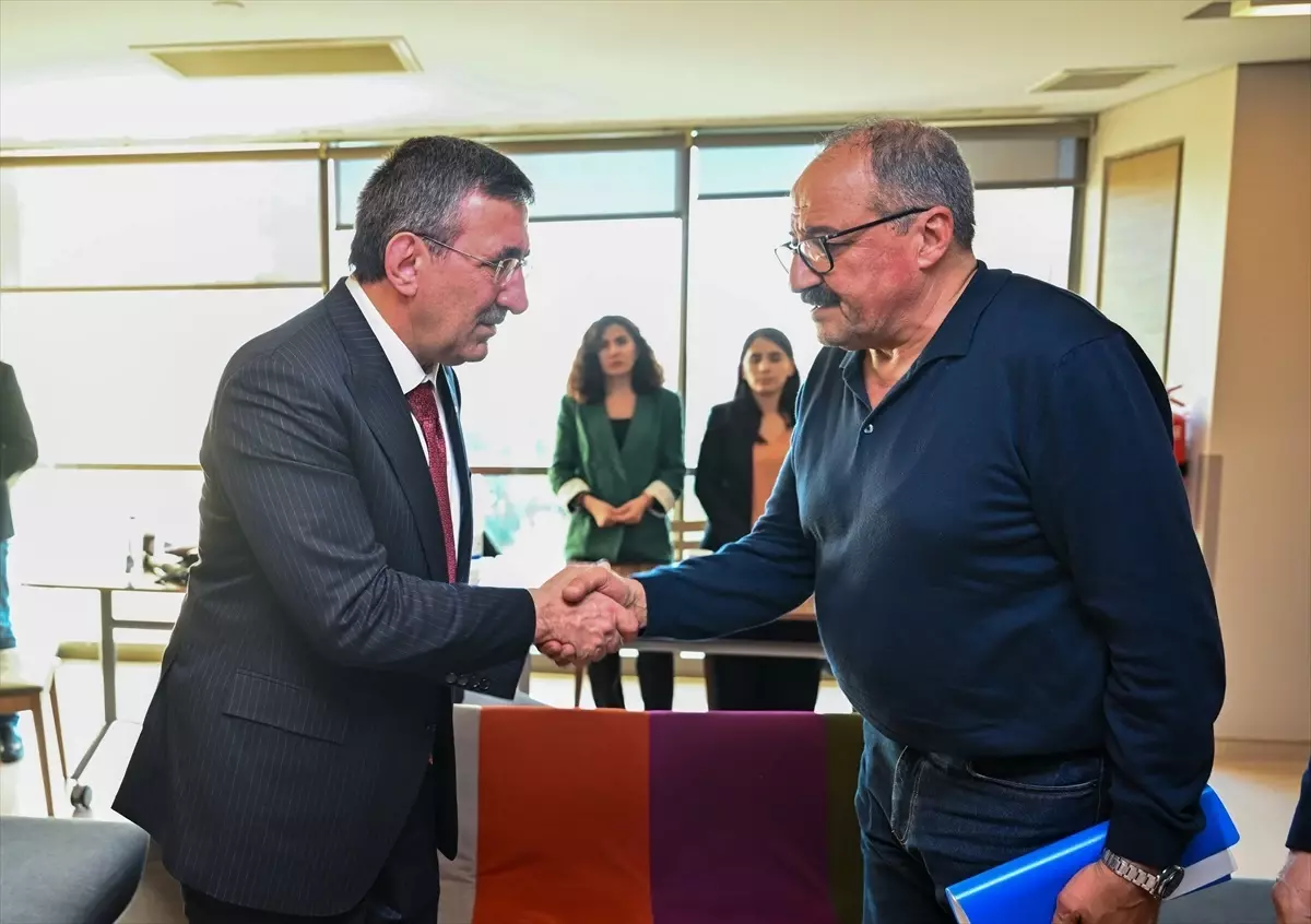 Cevdet Yılmaz’dan Sırrı Süreyya Öncü’ye Taziye