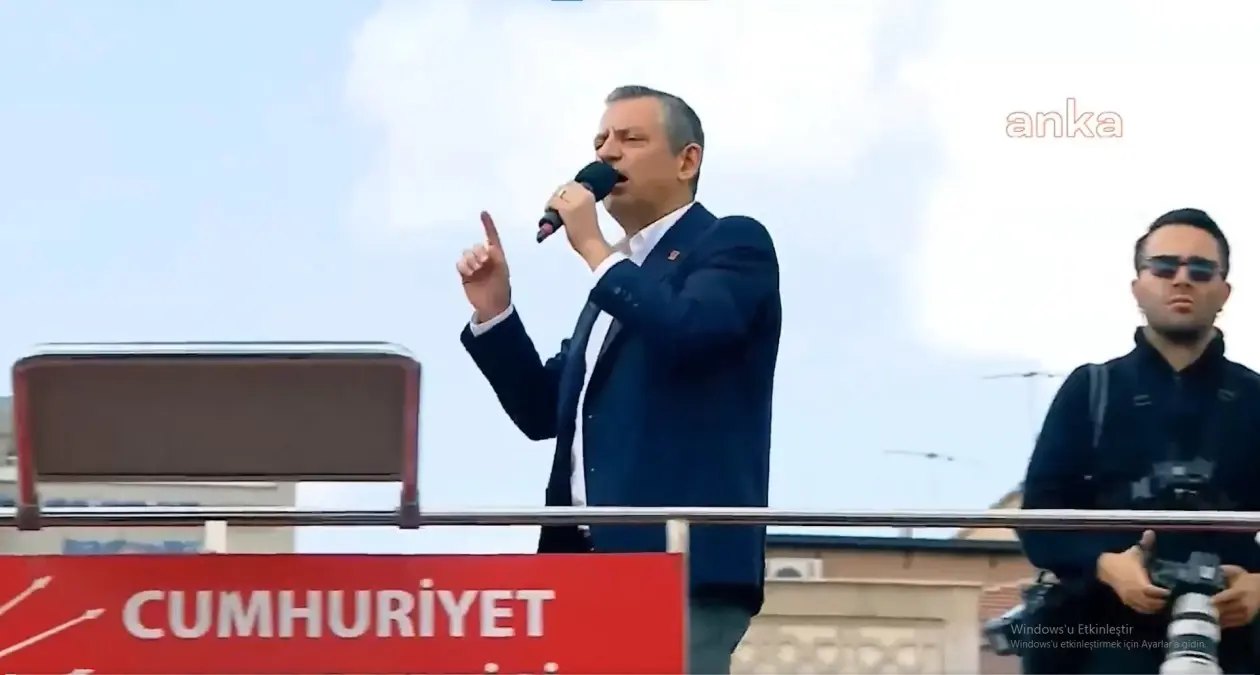 CHP lideri Özel, partililerini azarladı: Size 6 ay randevu yok