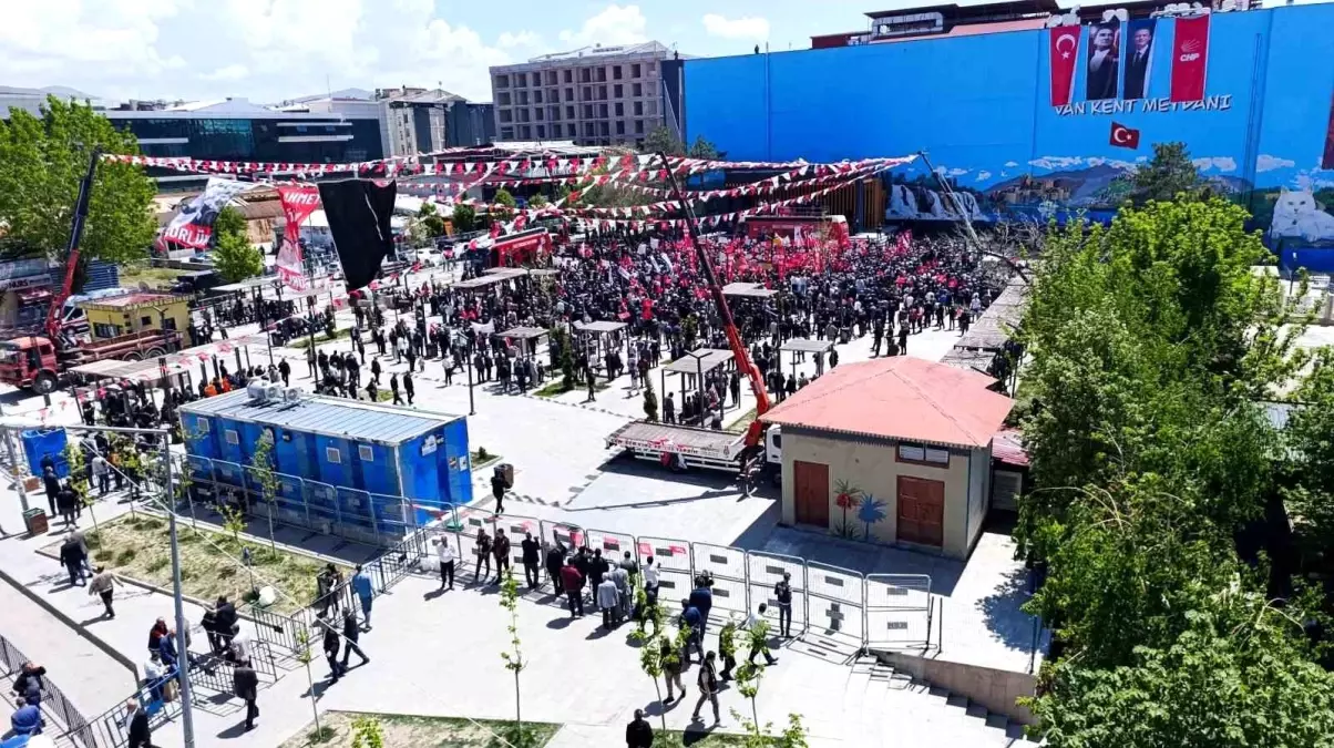 CHP Mitingine Düşük İştirak