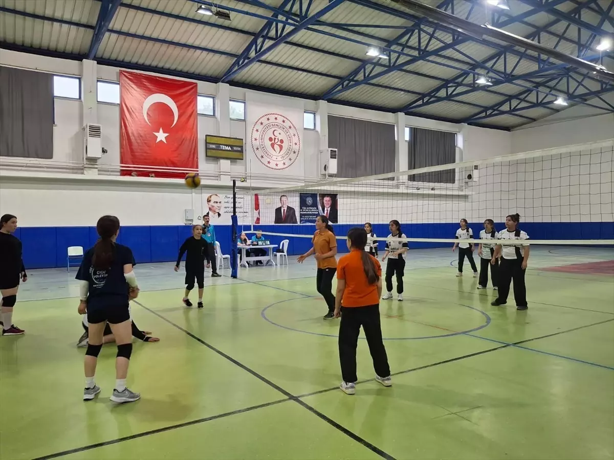 Cide’de Sıhhat Eğitimi ve Voleybol Turnuvası
