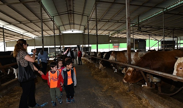 Çiğli Belediyesi’nden çocuklara tabiat ve hayvanlarla iç içe unutulmaz bir gün