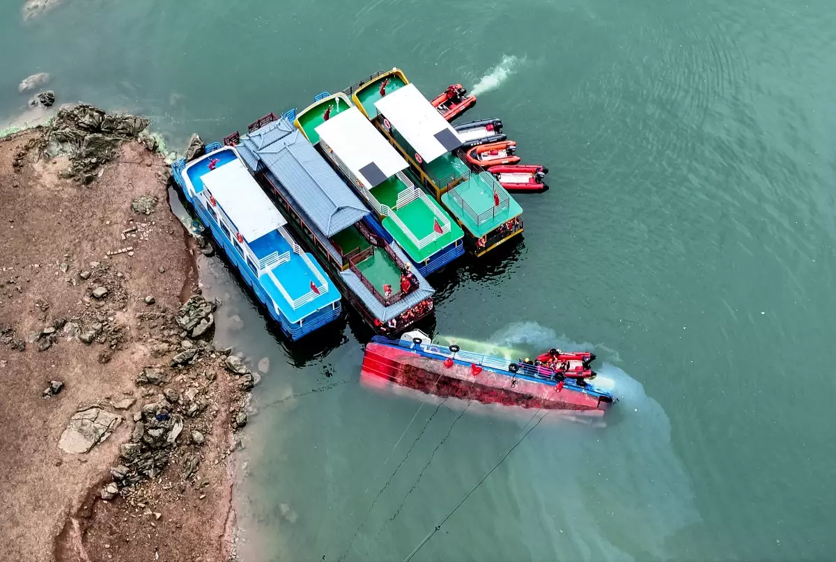 Çin’de Tekne Kazası: 9 Meyyit, 70 Yaralı