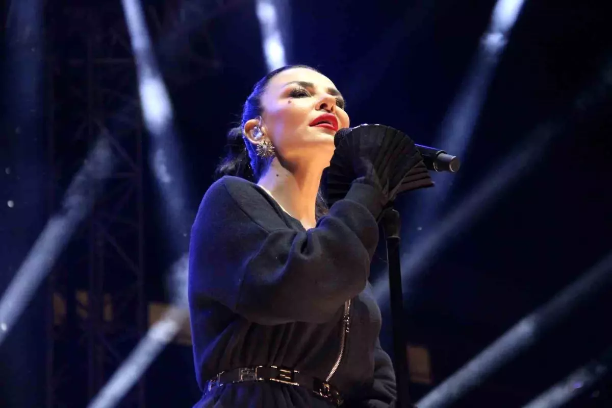 Çorum’da Fatma Turgut Konseriyle 19 Mayıs Coşkusu