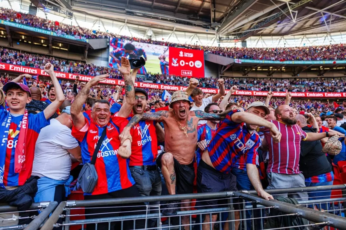 Crystal Palace Birinci FA Cup Kupasını Kazandı