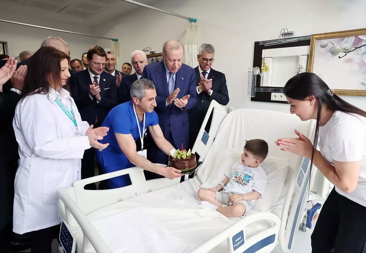 Cumhurbaşkanı Erdoğan, İstanbul Fizik Tedavi ve Rehabilitasyon Eğitim ve Araştırma Hastanesi’nin açılışında konuştu: (2)