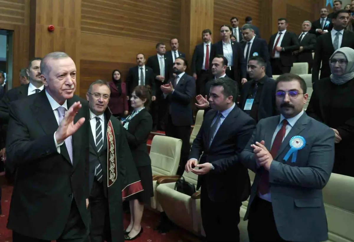 Cumhurbaşkanı Erdoğan: “Kendini devletten üstün görenlerin doruklarına binmeye devam edeceğiz”