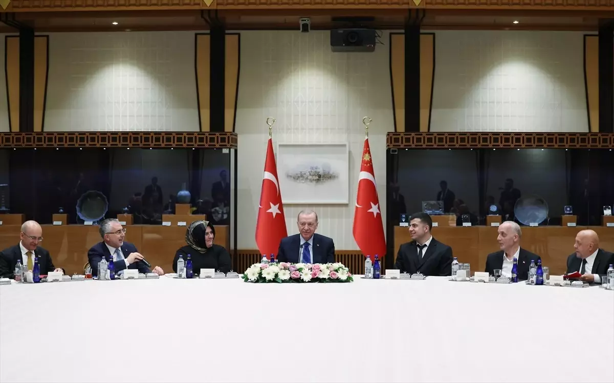 Cumhurbaşkanı Erdoğan, personel ve patron temsilcilerini kabul etti Açıklaması