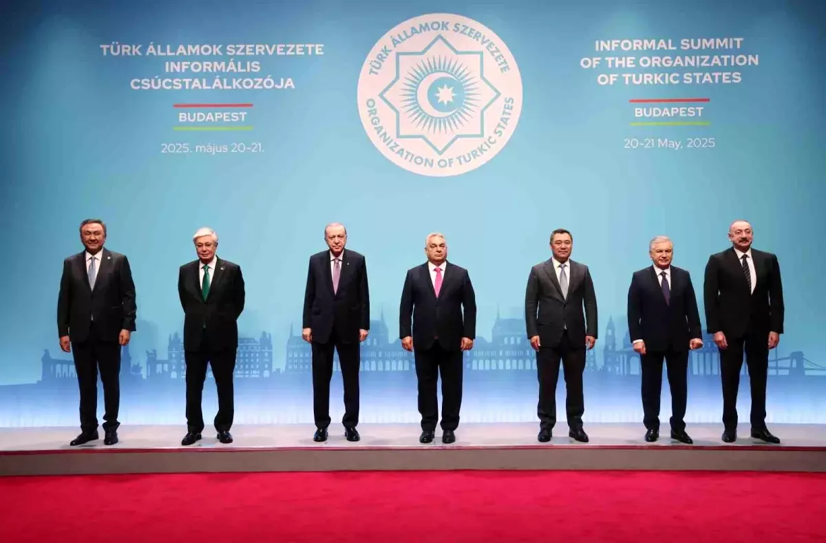 Cumhurbaşkanı Erdoğan, Türk Devletleri Teşkilatı Doruğu’nda aile fotoğrafına katıldı