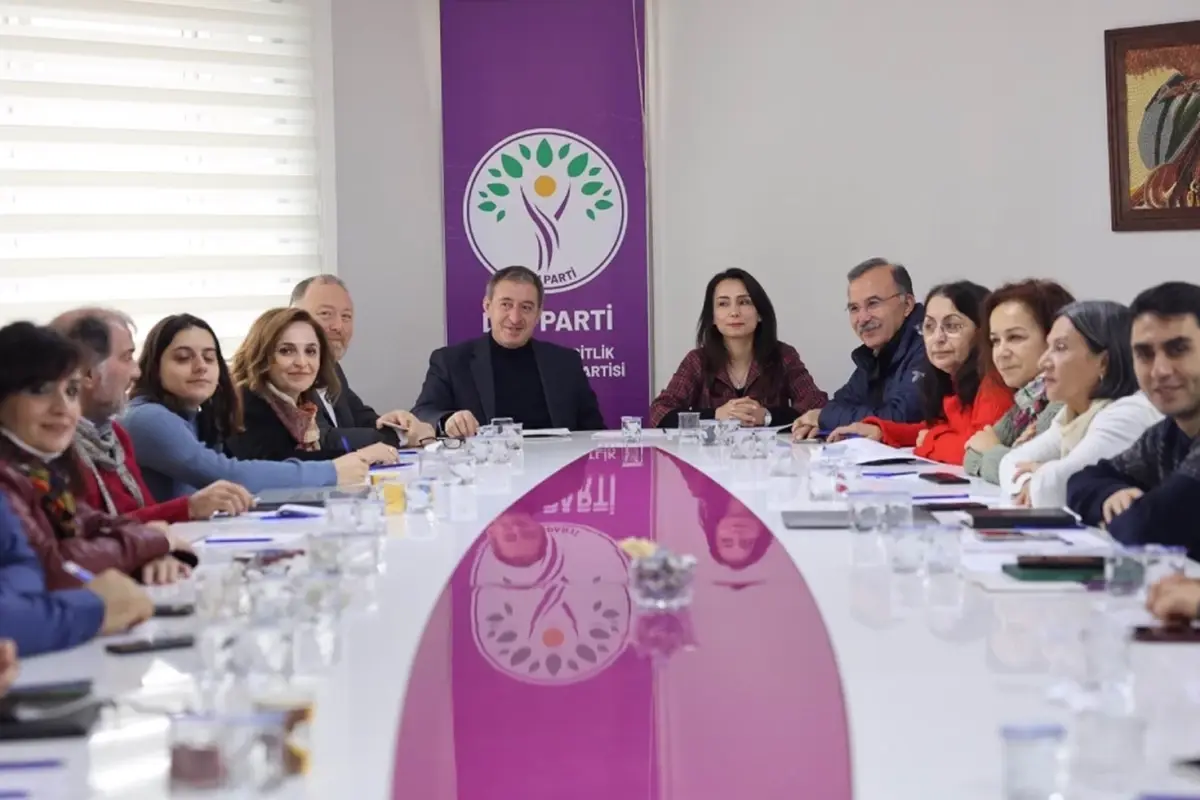 DEM Parti MYK’sı süreci ele aldı: İmralı’yı ziyaret edenlere yasal garanti talep edilecek