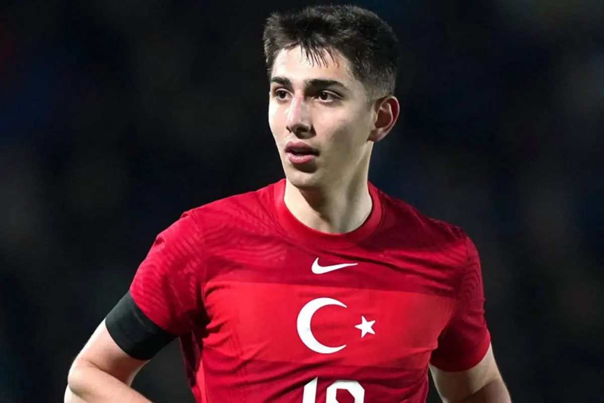 Demir Ege Tıknaz’a Portekiz’de büyük onur