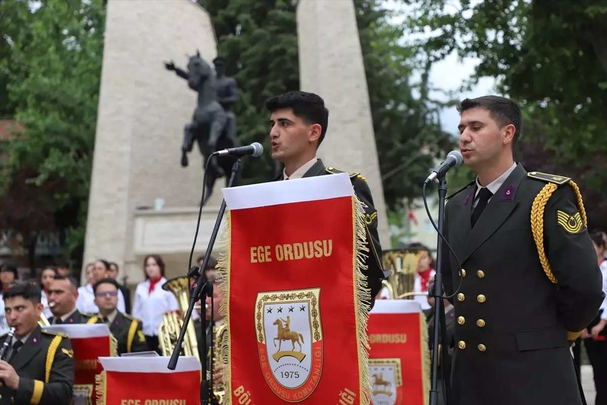 Denizli’de askeri bando lise öğrencileriyle konser verdi
