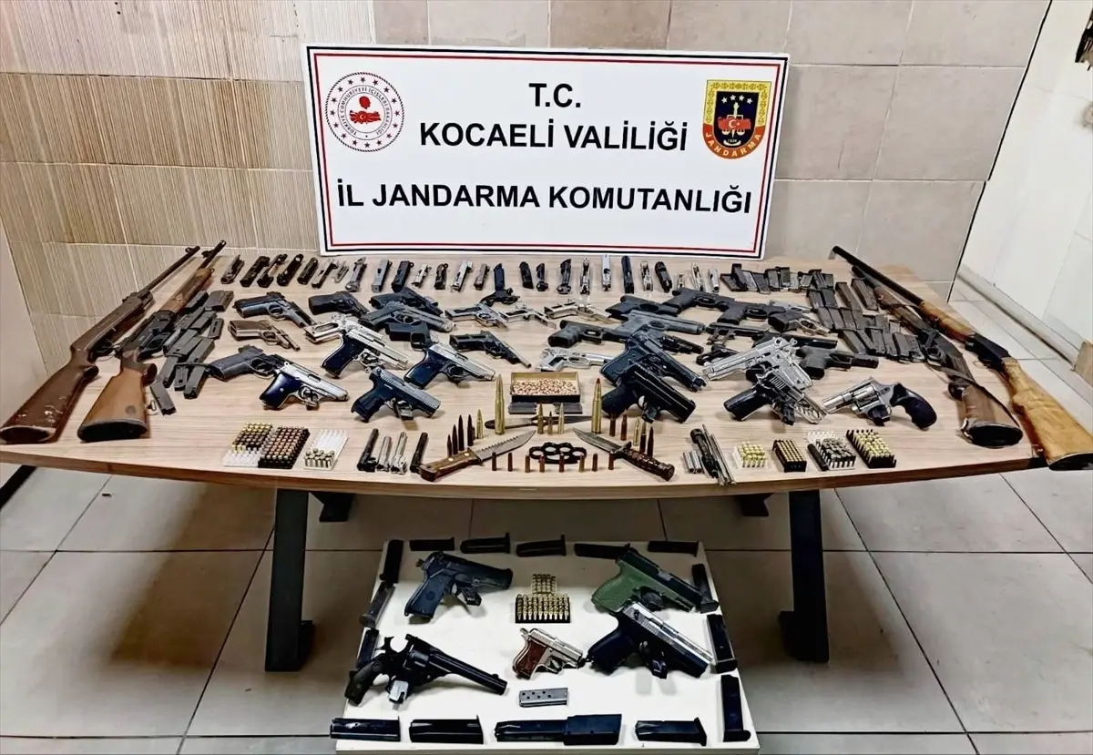 Derince’de Ruhsatsız Silah Operasyonu