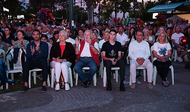 Dev orkestradan mükemmel konser