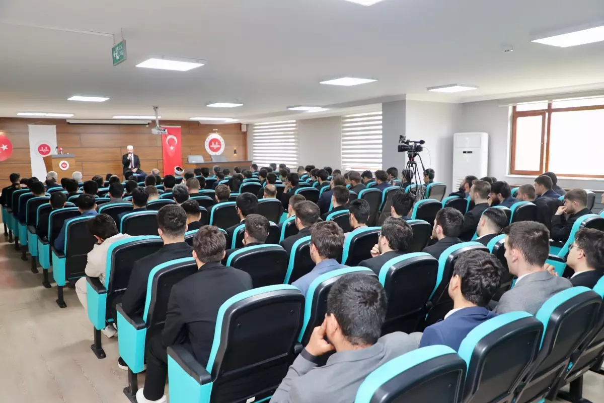 Diyanet Başkanı Erbaş, İmamları Göreve Hazırladı