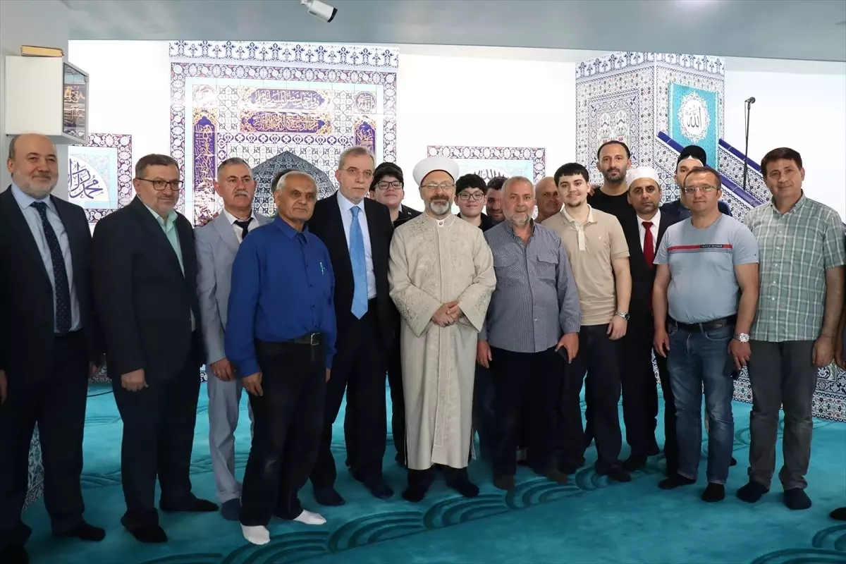 Diyanet Başkanı Erbaş, Viyana’da Hutbe Verdi
