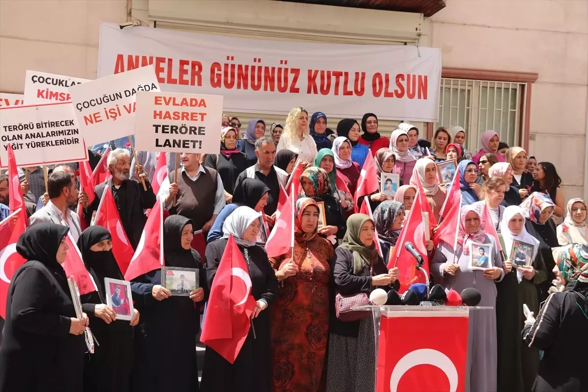 Diyarbakır anneleri “Anneler Günü”nde de evlat nöbetinde