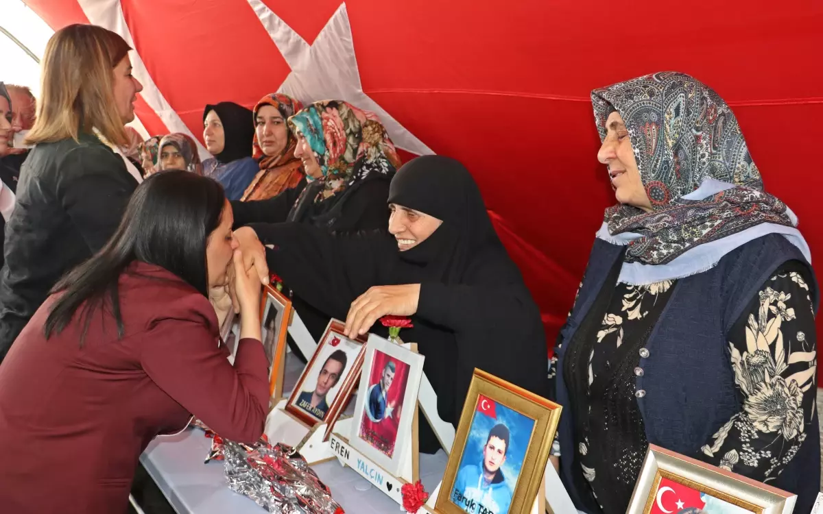 Diyarbakır’da evlat nöbetini sürdüren annelerin Anneler Günü iletisi