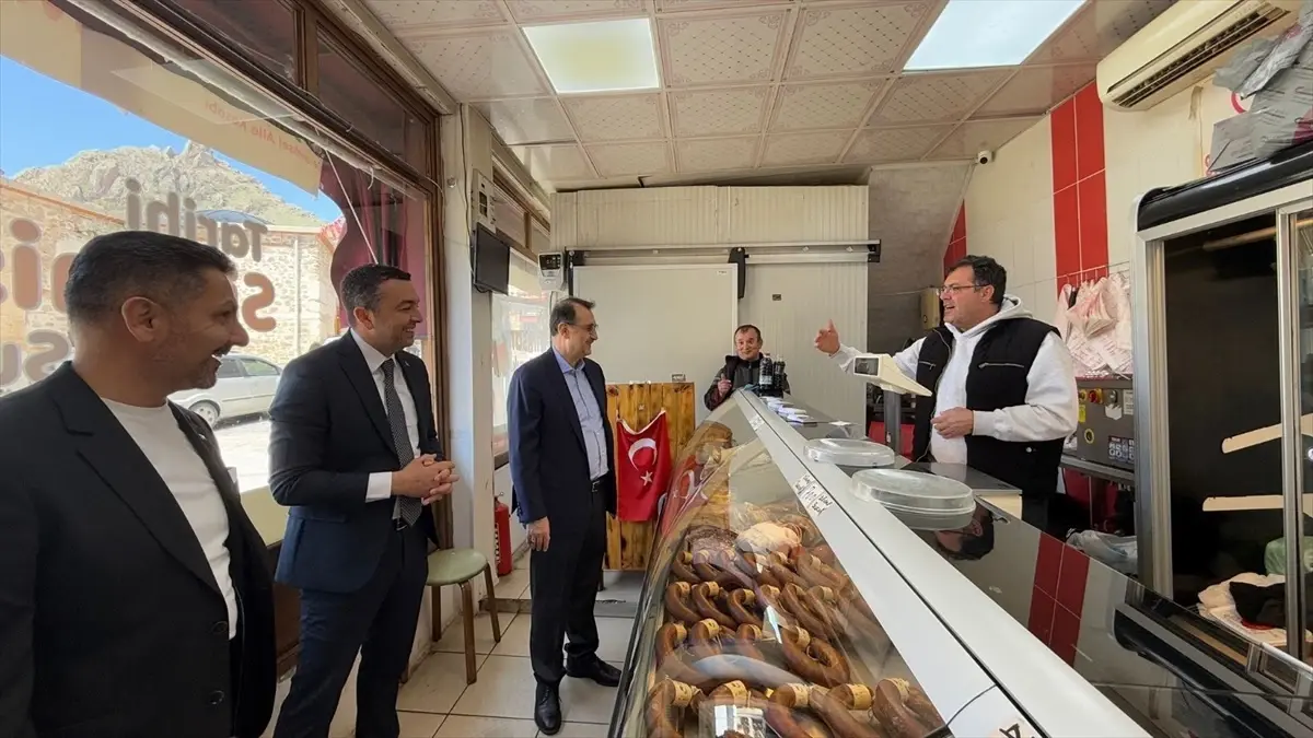 Dönmez’in İlçe Ziyaretleri Sürüyor