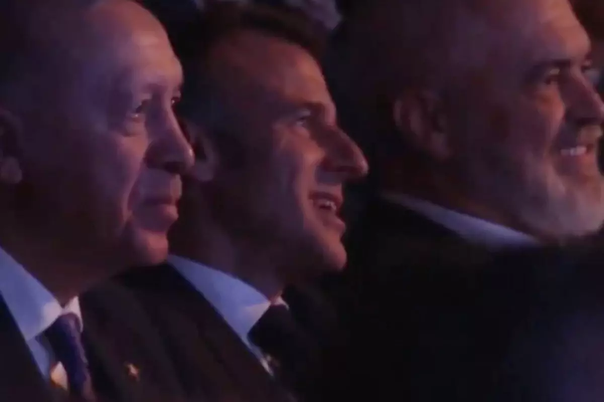 Dorukta renkli anlar! Erdoğan’a yapay zekayla oluşturulan çocukluk hali gösterildi