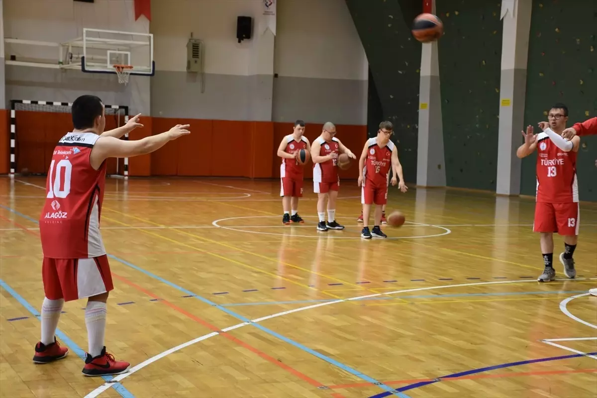 Down Sendromlular Basketbol Grubu Trabzon’da Kamp Yapıyor