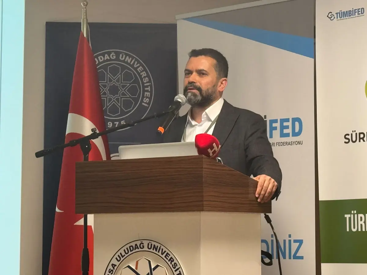 Dr. Ekrem Teymur: “Yapay Zeka ile şekillenecek yeni tarım dünyasında çiftçinin yeri yok”