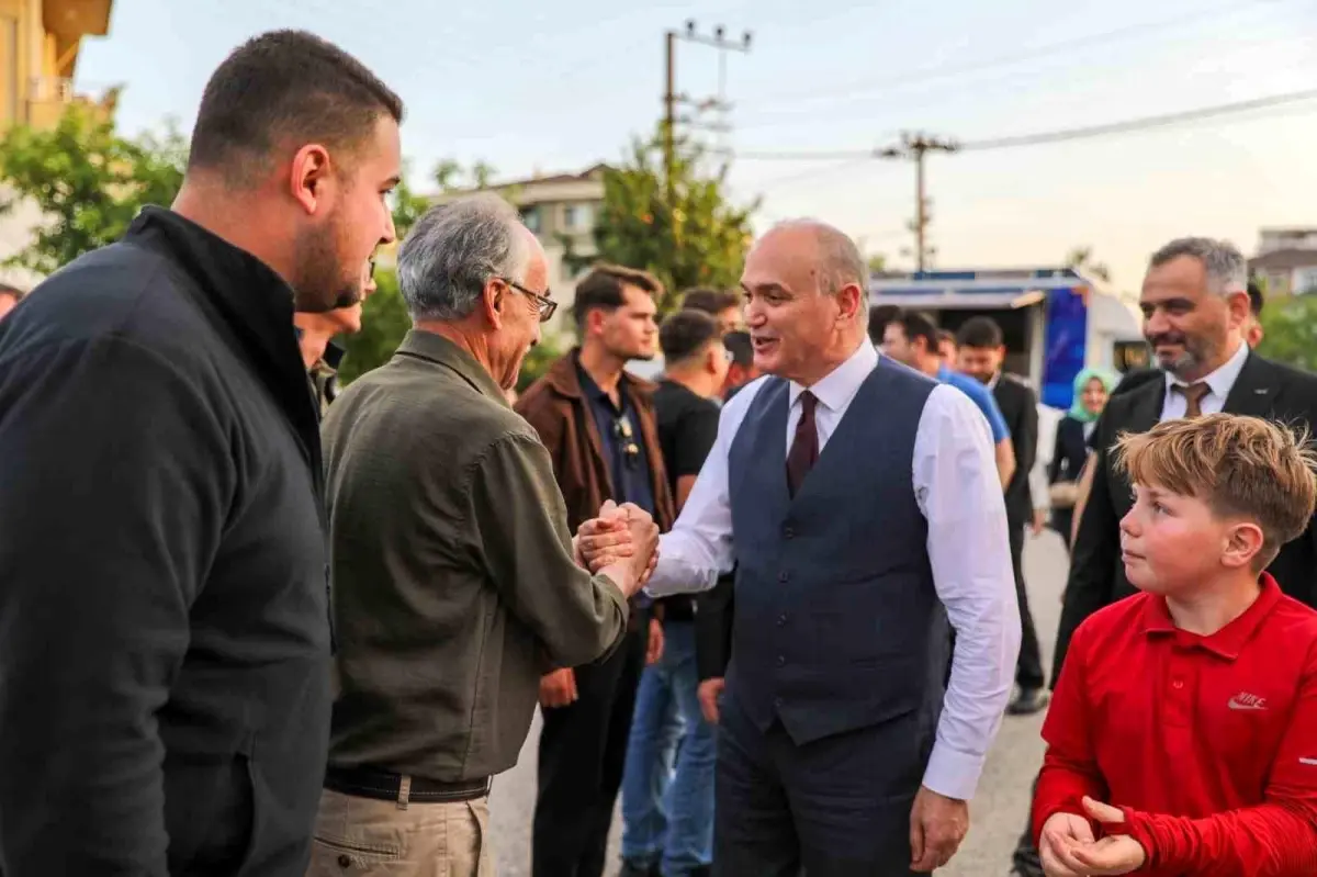 Düzce Belediye Başkanı Faruk Özlü, Cumhuriyet Mahallesi’nde Halkla Buluştu