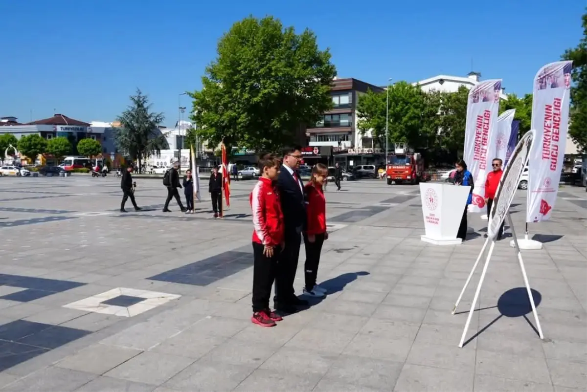 Düzce’de Gençlik Haftası Merasimi
