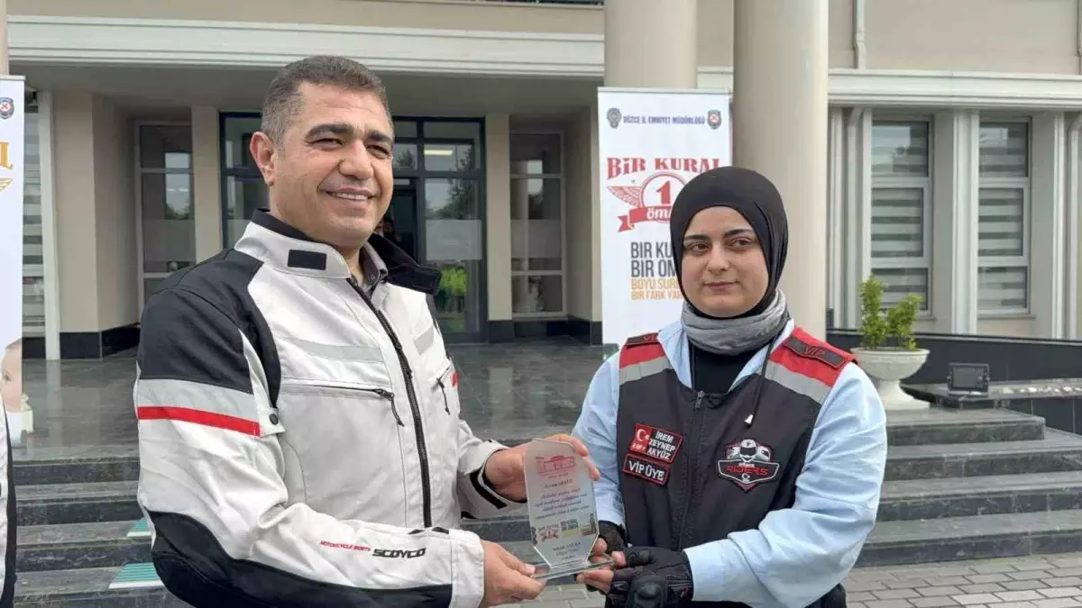 Düzce’de İhlalsiz Motosiklet Şoförleri Ödüllendirildi