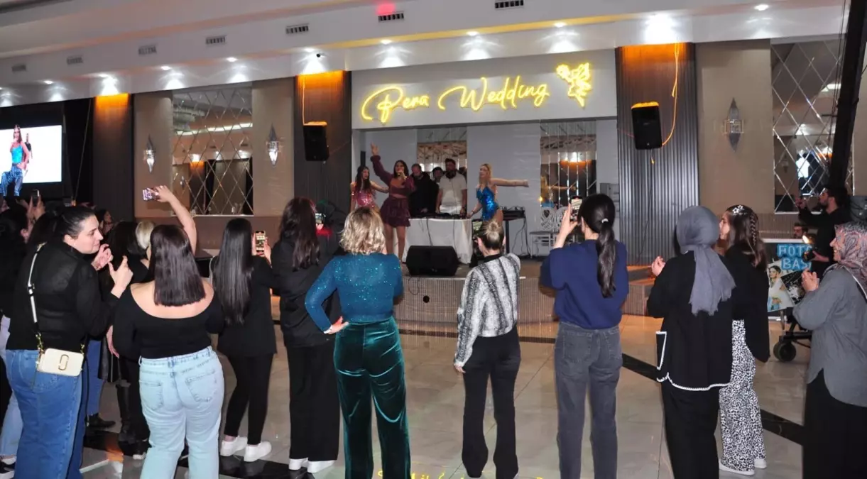 Ebru Polat’tan Anneler Günü Konseri
