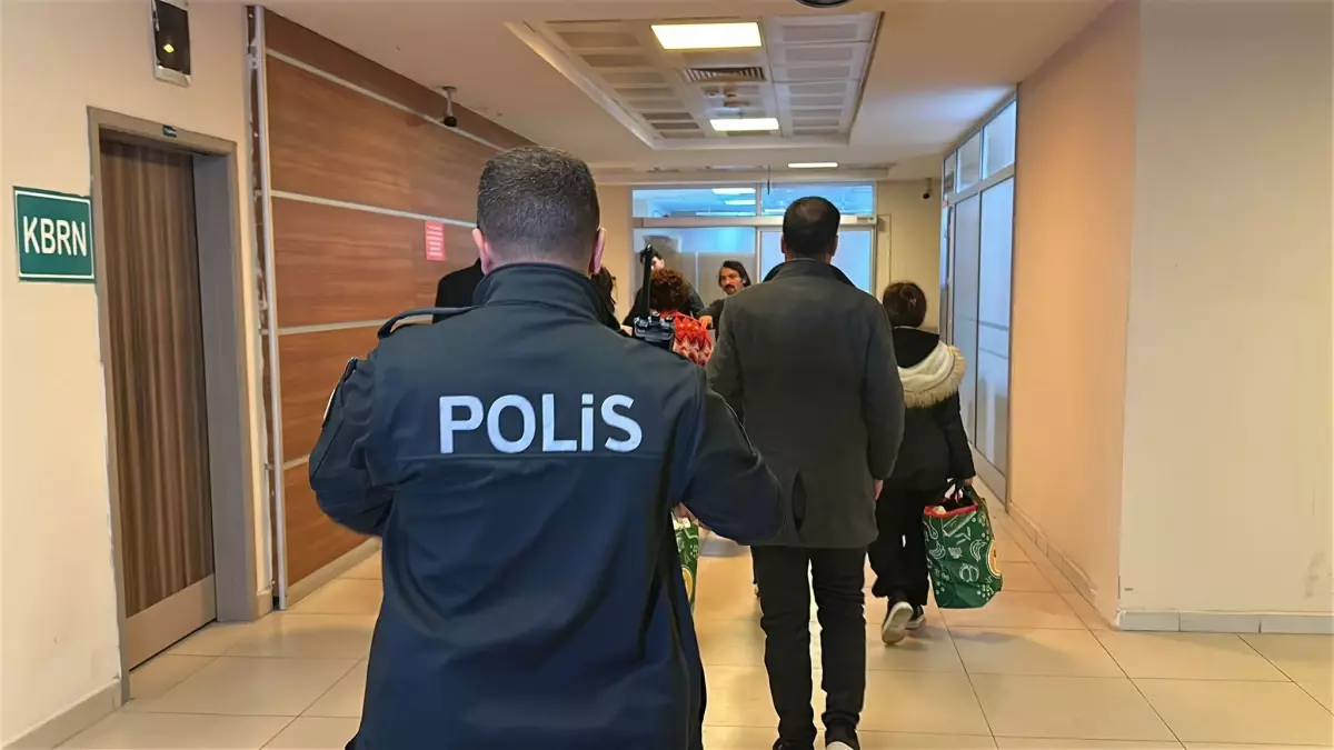Edirne’de 18 Kaçak Göçmen ve 2 Kuşkulu Yakalandı