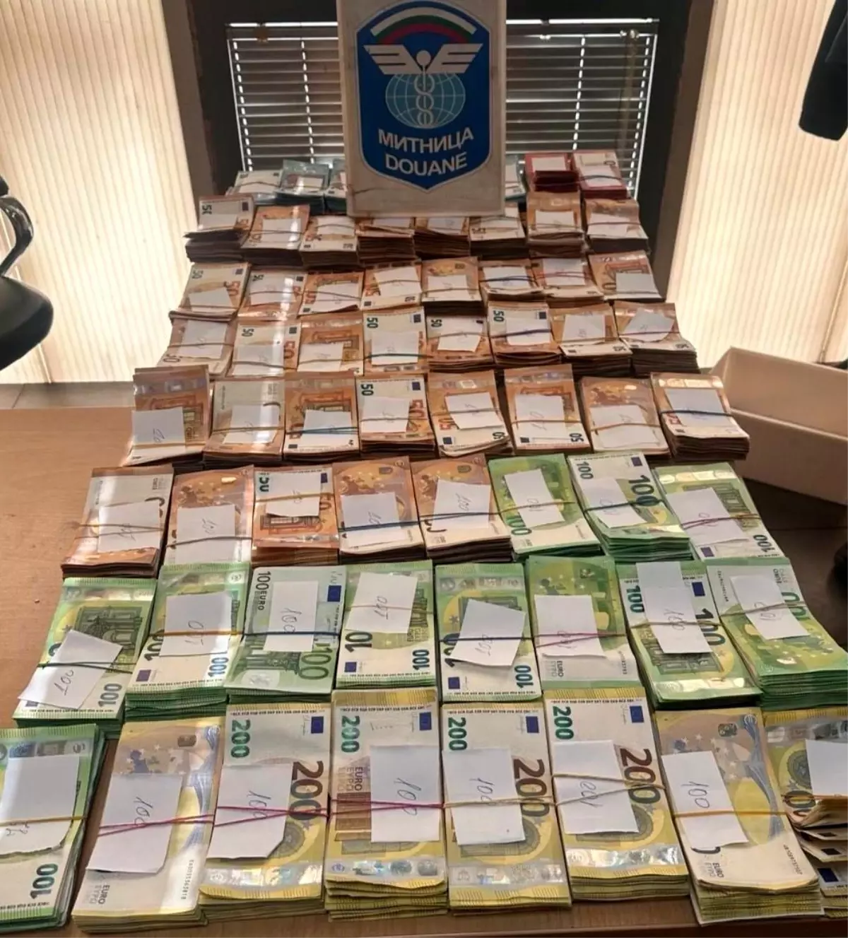 Edirne’de Gümrükte 61 Bin Euro Yakalandı