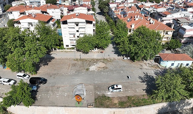 Edremit’te İskele Mahallesi’nde Etraf Düzenlemesi Yapılıyor