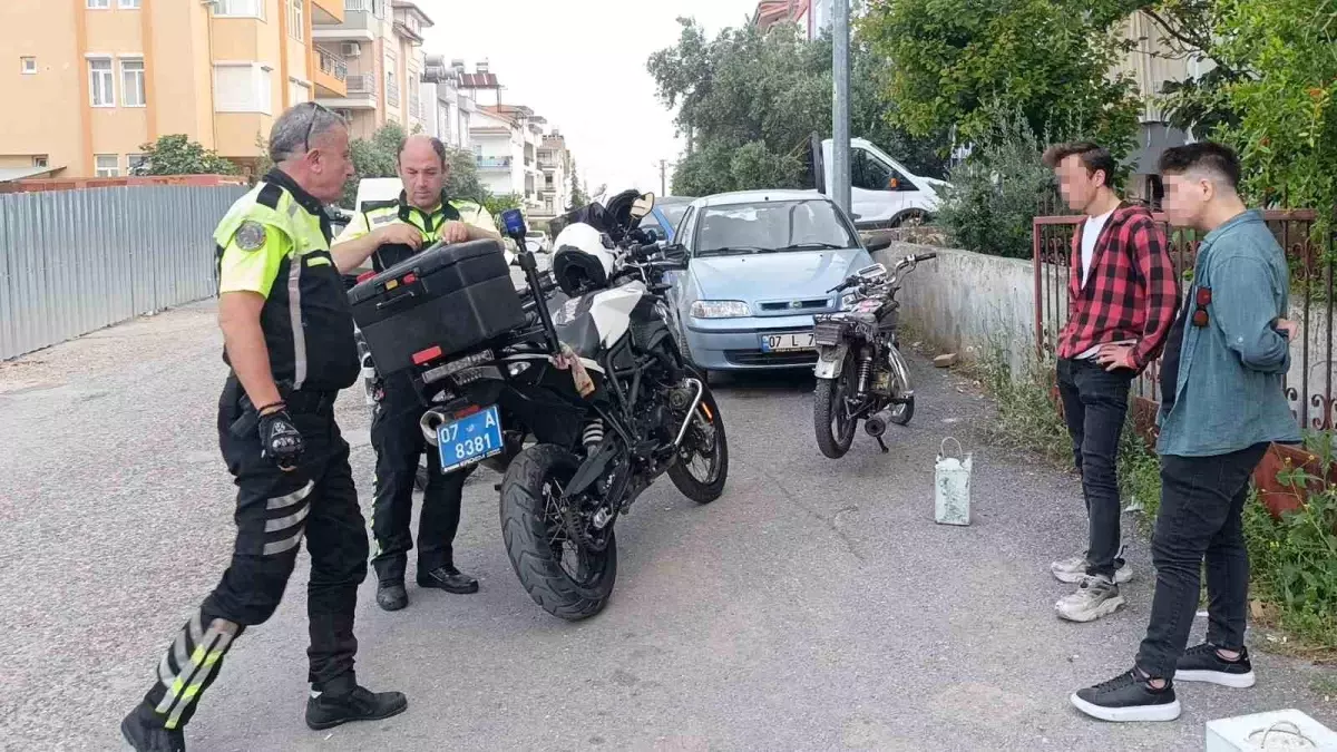 Ehliyetsiz Motosiklet Şoförü Yakalandı