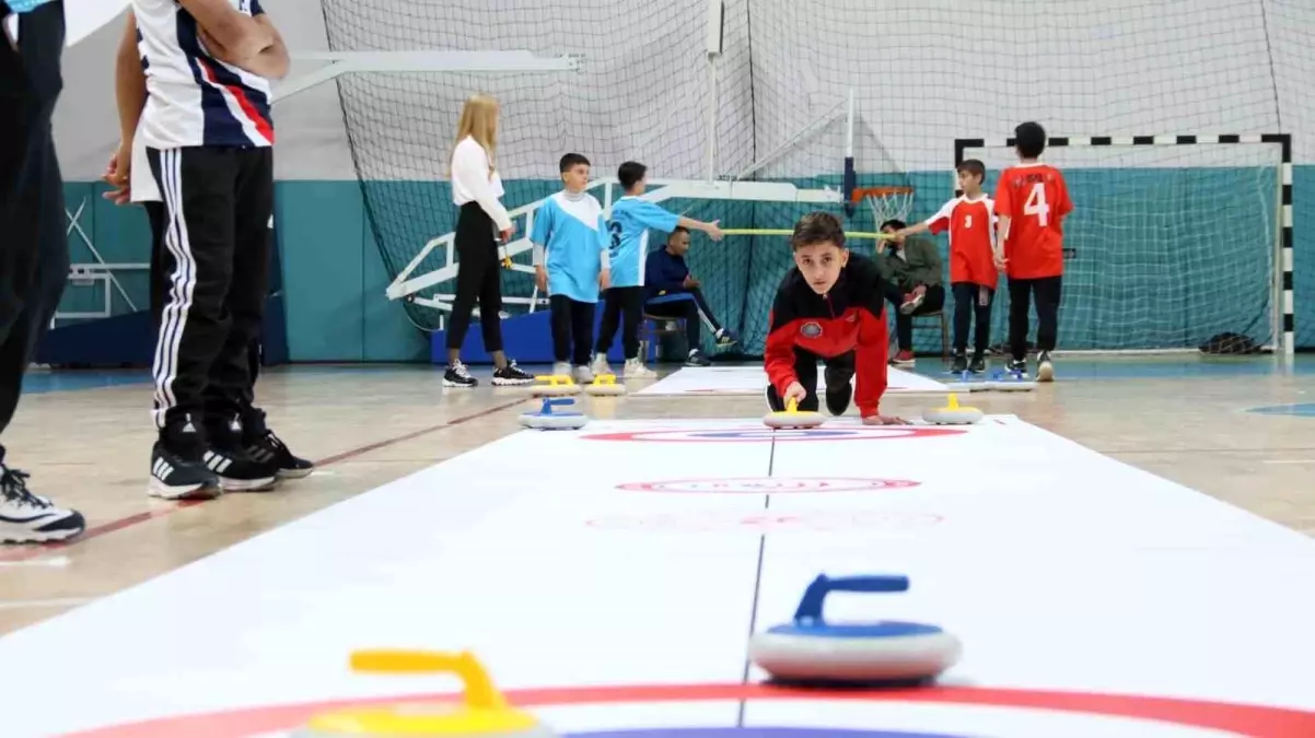 Elazığ’da Floor Curling Heyecanı