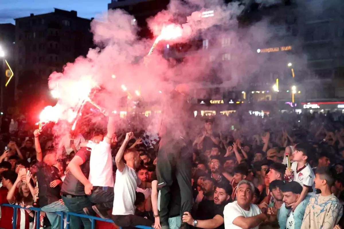 Elazığ’da Vanspor FK-Elazığspor Maçı Heyecanı