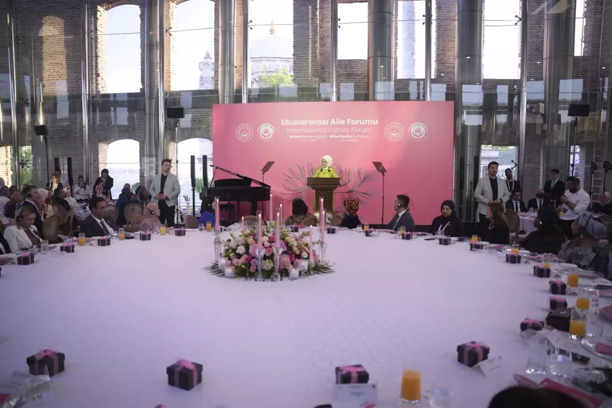 Emine Erdoğan, ‘Uluslararası Aile Forumu’nun galasına katıldı