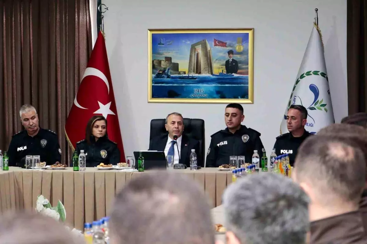 Emniyet Müdürü Kurt Lapseki’de İncelemelerde Bulundu